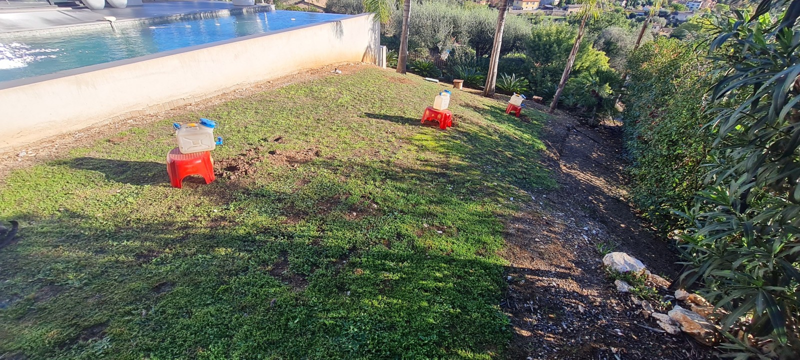 Etude de sol hydrogéologique pour la définition d'une filière d'assainissement non collectif sur la commune de BIOT dans les ALPES MARITIMES (06) - vue des sondages