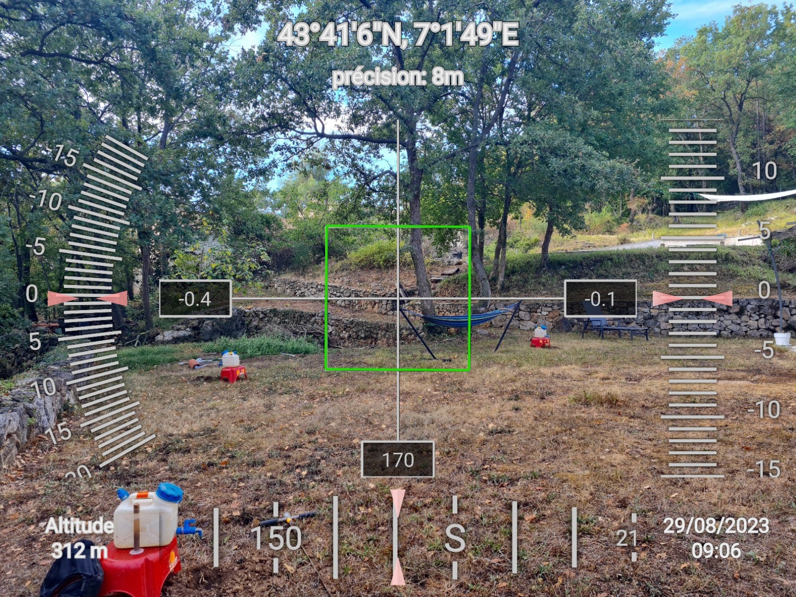 Etude de sol hydrogéologique pour la définition d'une filière d'assainissement non collectif sur la commune de ROQUEFORT LES PINS dans les ALPES MARITIMES (06) - mesure de la pente du site