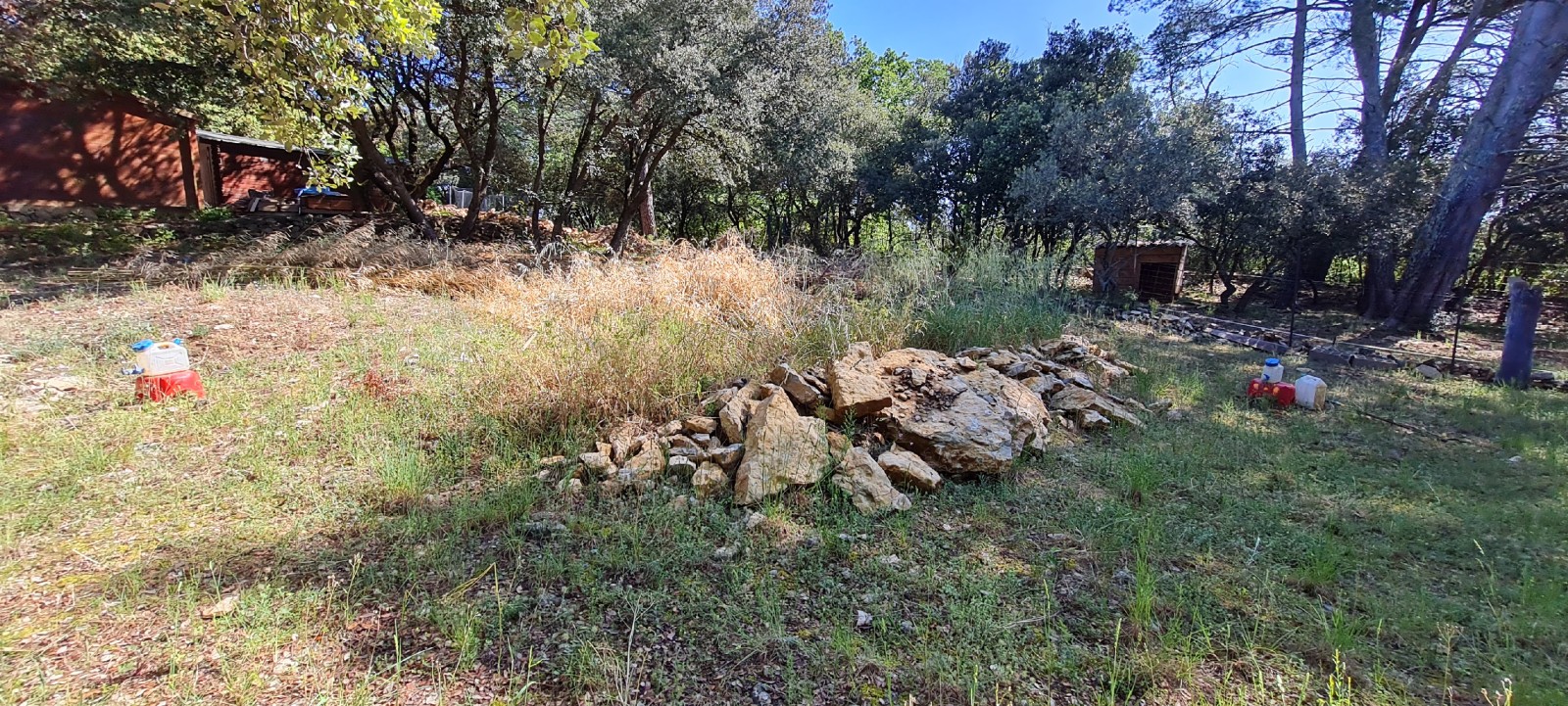 Etude de sol hydrogéologique pour la définition d'une filière d'assainissement non collectif sur la commune de BESSE SUR ISSOLE dans le VAR (83) - Zone de tests des tests de perméabilité dans la future zone d'épandage