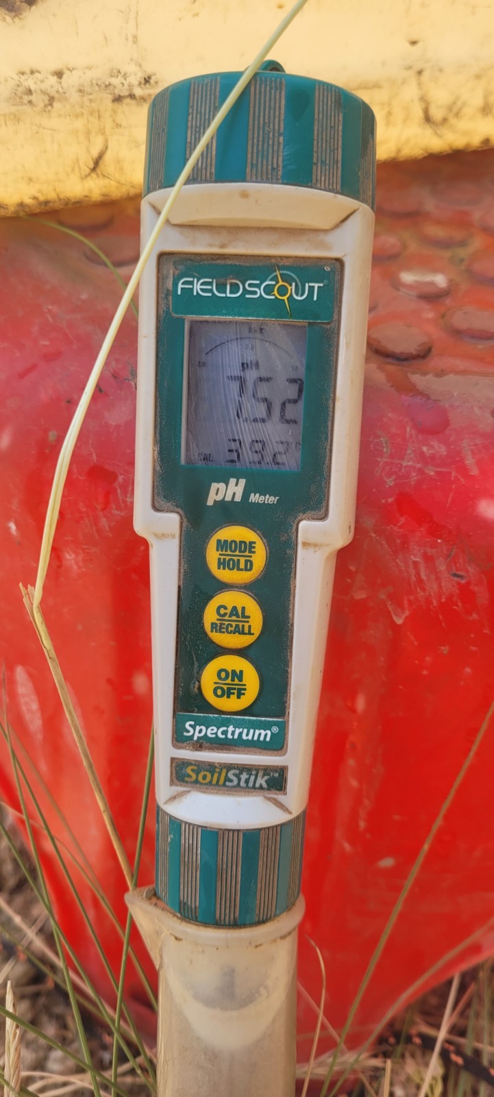 Test du pH Étude de sol hydrogéologique en assainissement non collectif Anc sur la commune de Montauroux dans le Var 83 