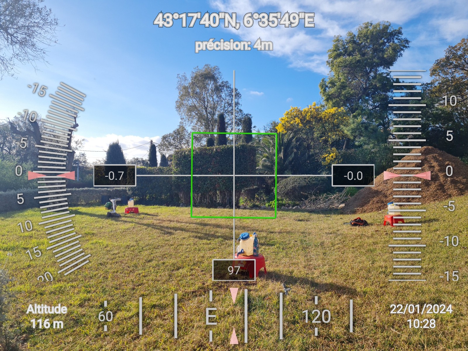 Etude de sol hydrogéologique pour la définition d'une filière d'assainissement non collectif sur la commune de GRIMAUD dans le VAR (83) - mesure de la pente du terrain