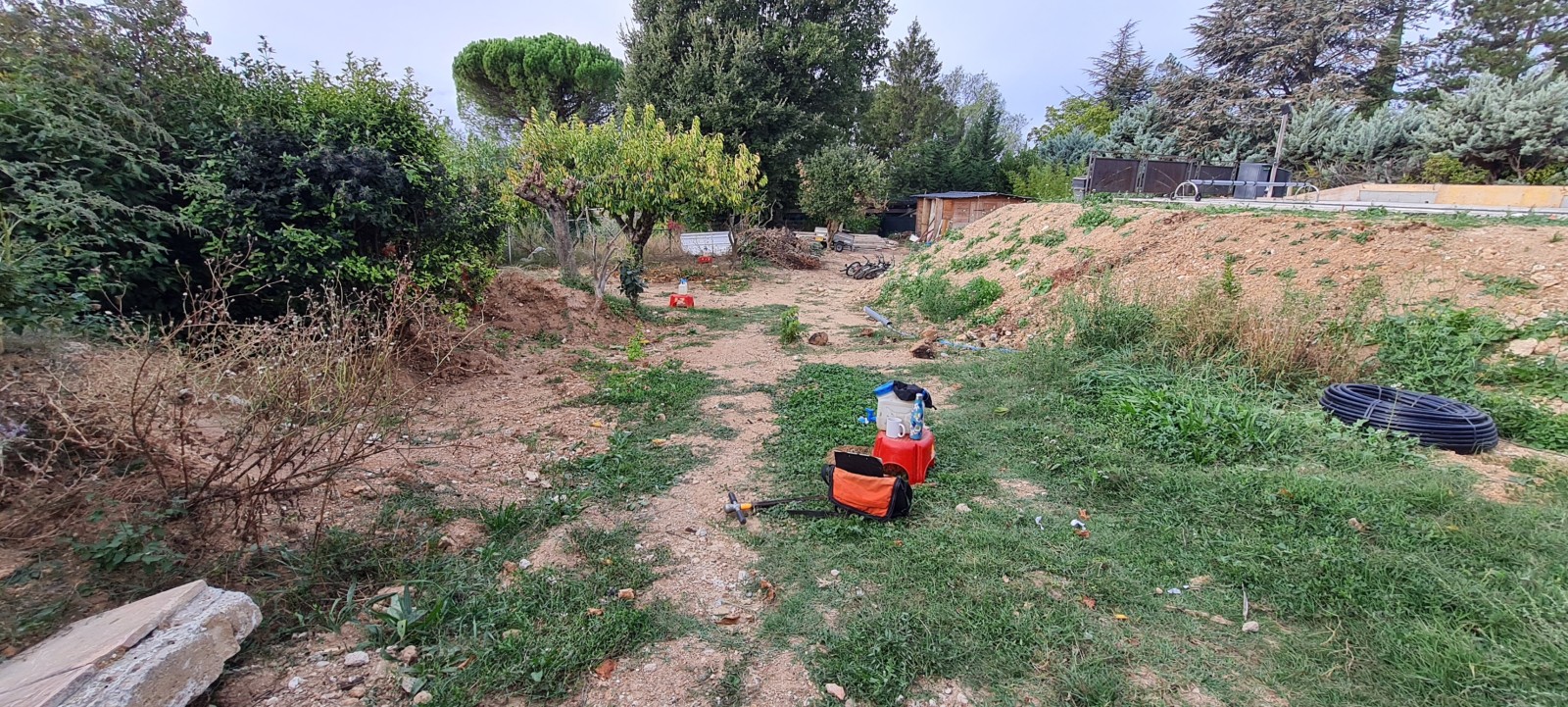 Etude de sol hydrogéologique pour la définition d'une filière d'assainissement non collectif sur la commune de REGUSSE dans le VAR (83) - vue d'ensemble de la zone étudiée