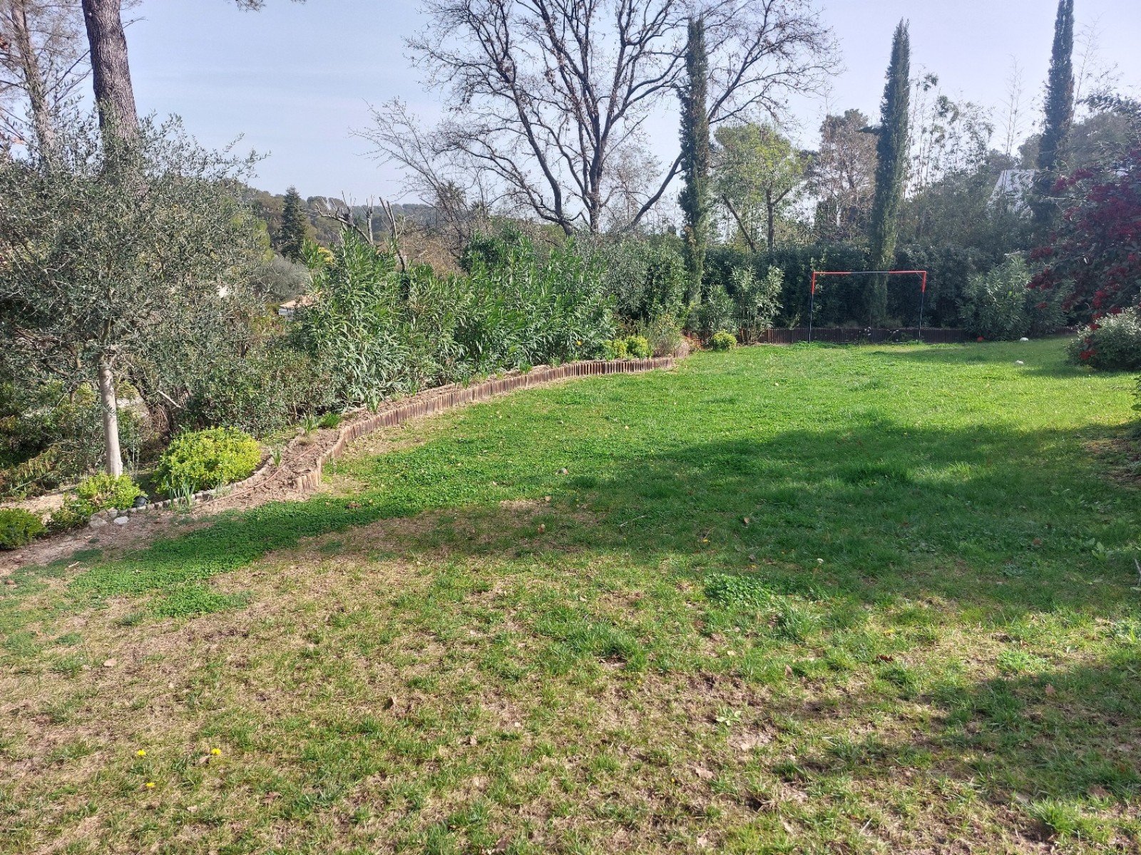 Etude hydrogéologique pour la mise en place d'un système de régulation par rétention des eaux pluviales sur MOUGINS 06250, dans les Alpes Maritimes (06)