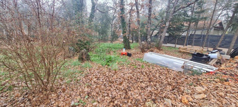 Intervention terrain sur la commune de SAINT MAXIMIN LA SAINTE BAUME pour la remise aux normes d'une fosse septique - vue d'ensemble des sondages
