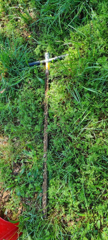 Etude de sol hydrogéologique pour la définition d’une filière d’assainissement non collectif sur la commune de TRANS EN PROVENCE dans le VAR (83) - Carottage de la zone étudiée