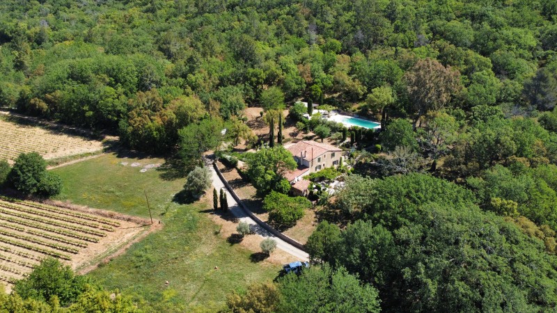 Drone vue du site d'Étude de sol hydrogéologique en assainissement non collectif pour une maison existante sur Grimaud dans le Var 83