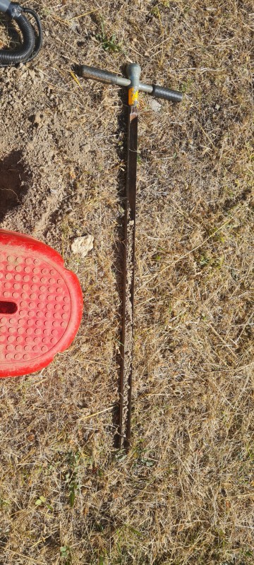 Etude de sol hydrogéologique pour la définition d'une filière d'assainissement non collectif sur la commune de SAINT PAUL EN FORET dans le VAR (83) - carottage de la zone étudiée